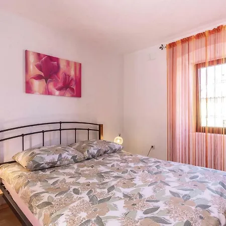 Two-bedroom Holiday In 诺维·维诺多尔斯基